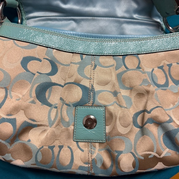 Rare Coach Aqua Shoulder Bag - Picture 5 of 6